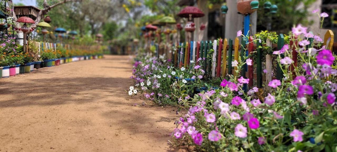 Panchobon Art Resort Shānti Niketan Buitenkant foto